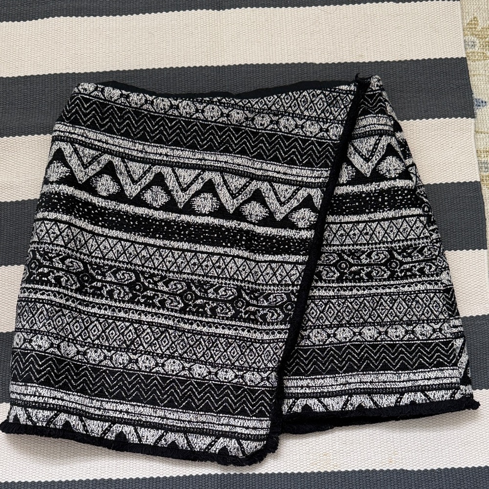 H&M Black and White Patterned Wrap Skirt